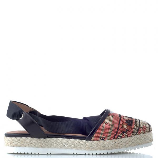 Espadrilles with tying