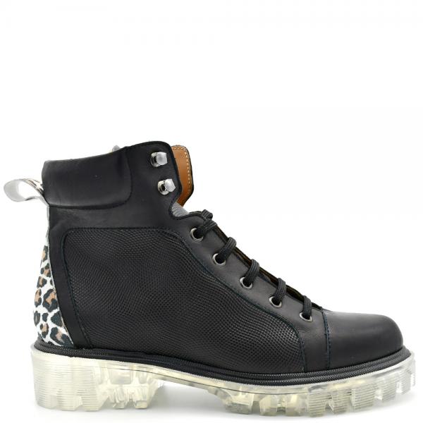 Women's boots in leather with a transparent sole