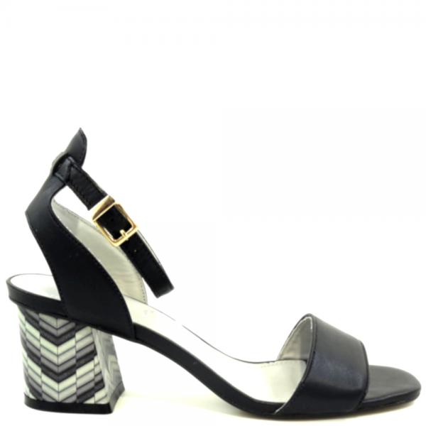 Sandals with special black heel