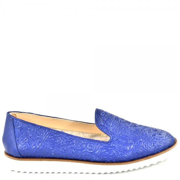 Loafers Women with stamped leather