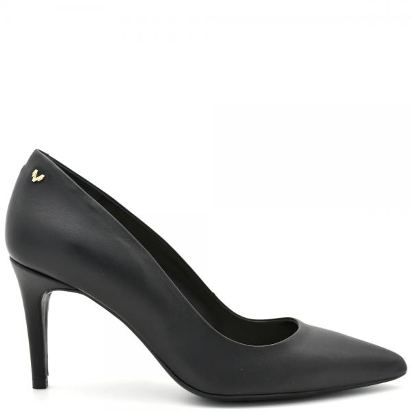 Women's heels in black leather